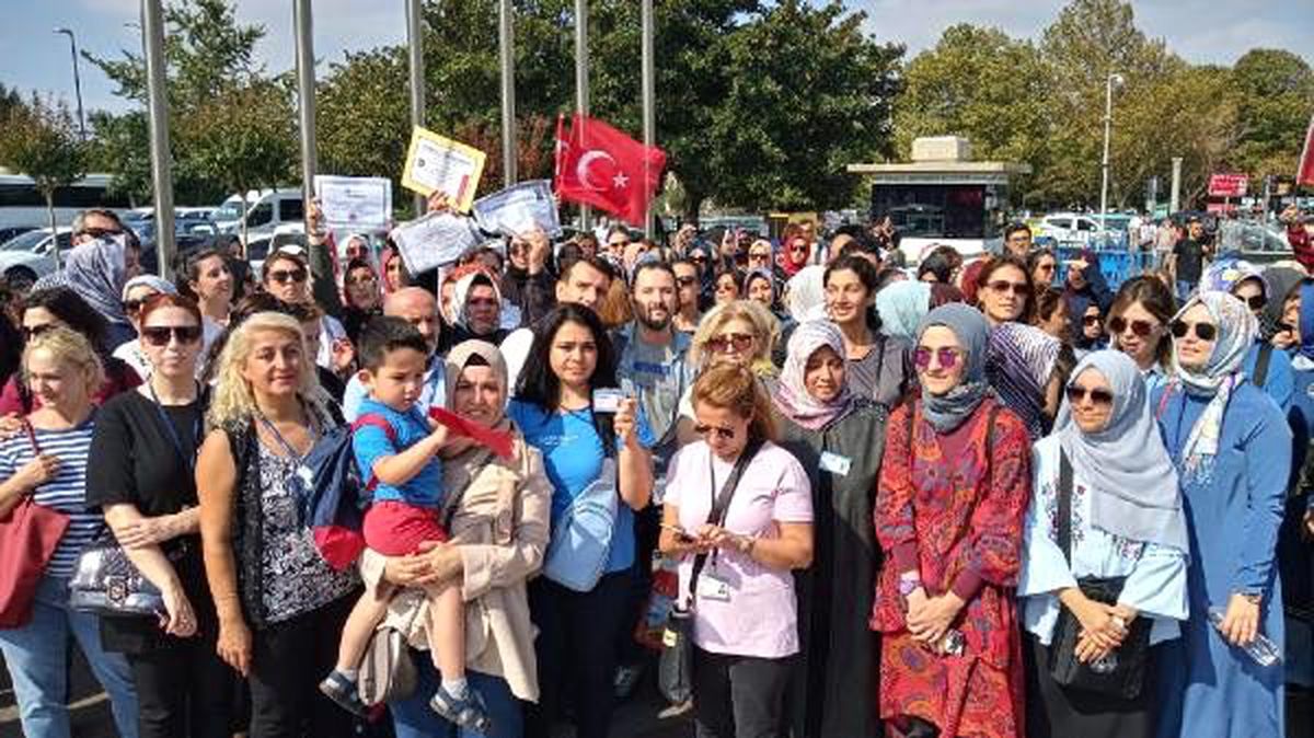 Öğretmenlerden ibb önünde ismek protestosu