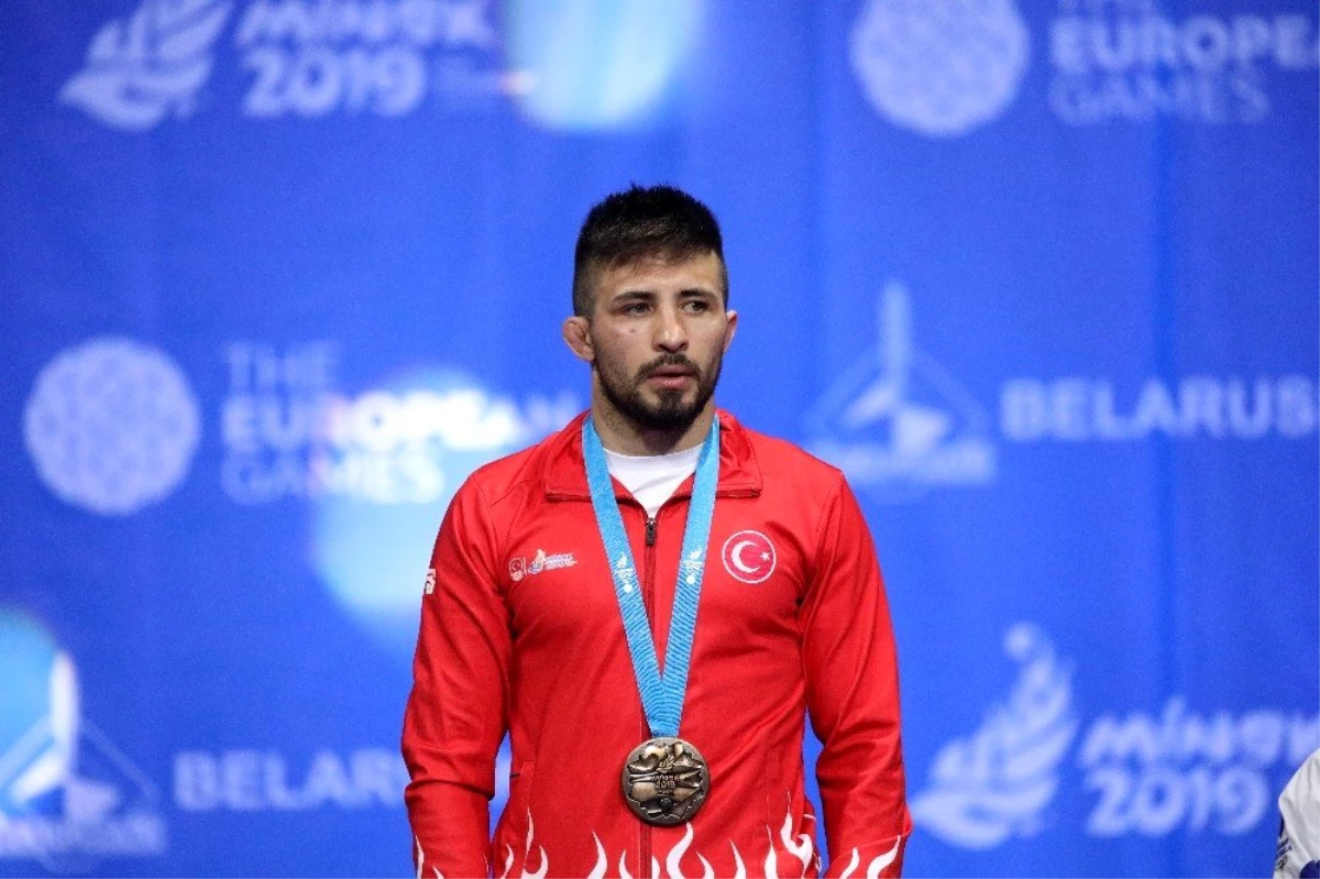 Olimpiyat kotası alan milli güreşçi Süleyman Atlı yarı finalde