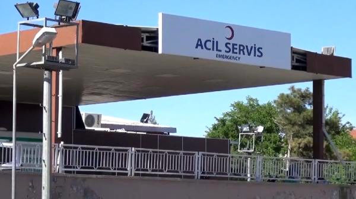 Önce komşusunu sonra da karakoldaki bekçiyi bıçakladı