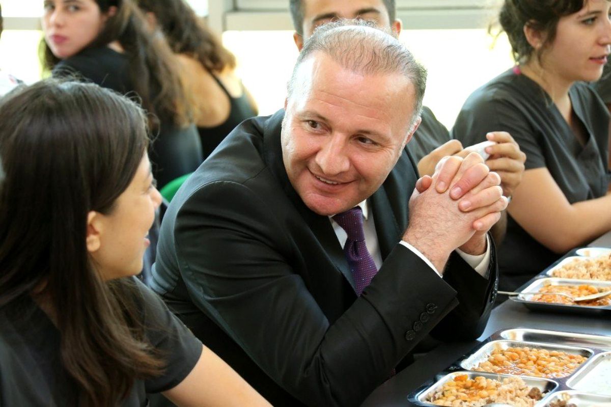 Rektör Ünal, yeni binada öğrencilerle buluştu
