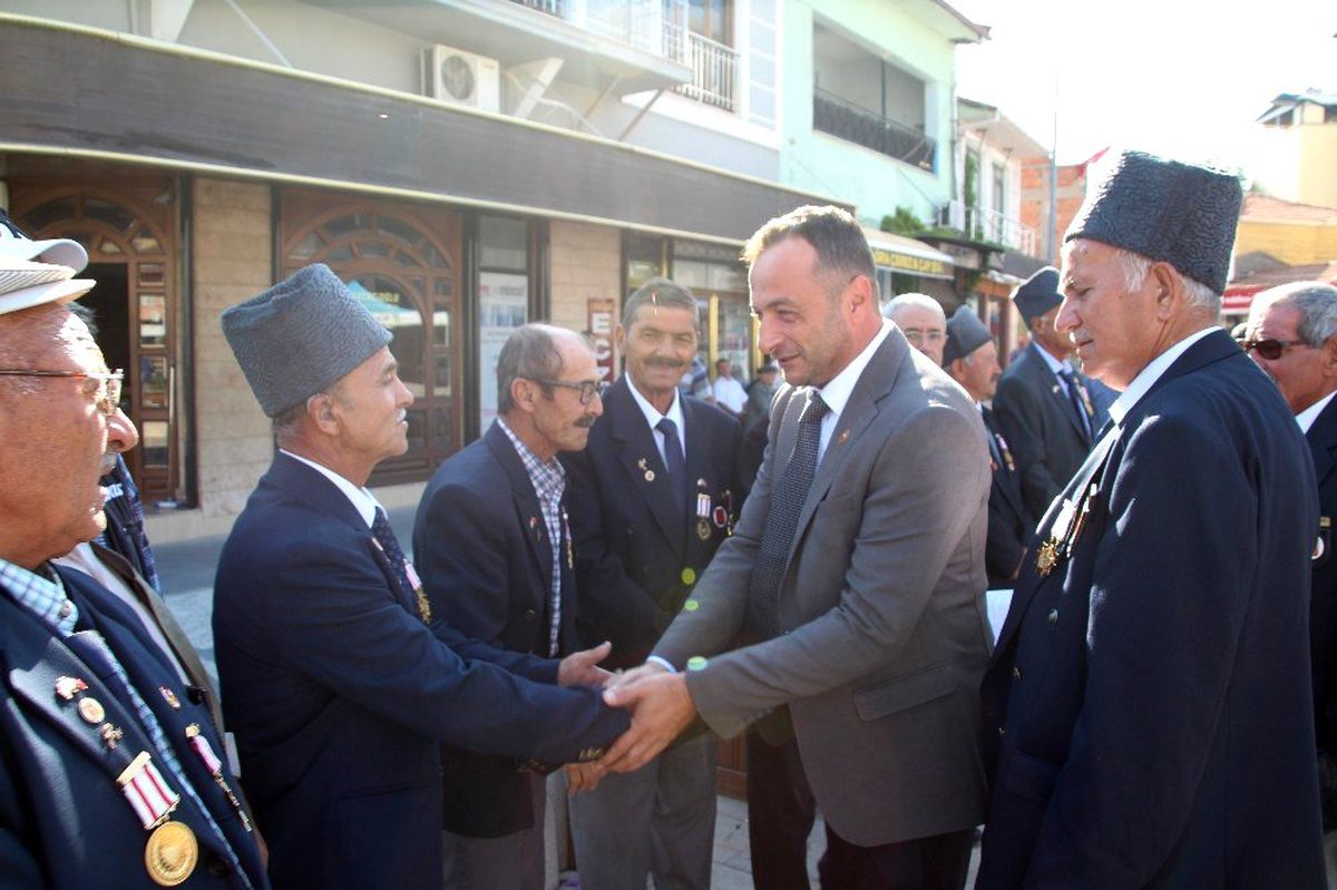 Sındırgı\'da 19 Eylül Gaziler günü kutlandı