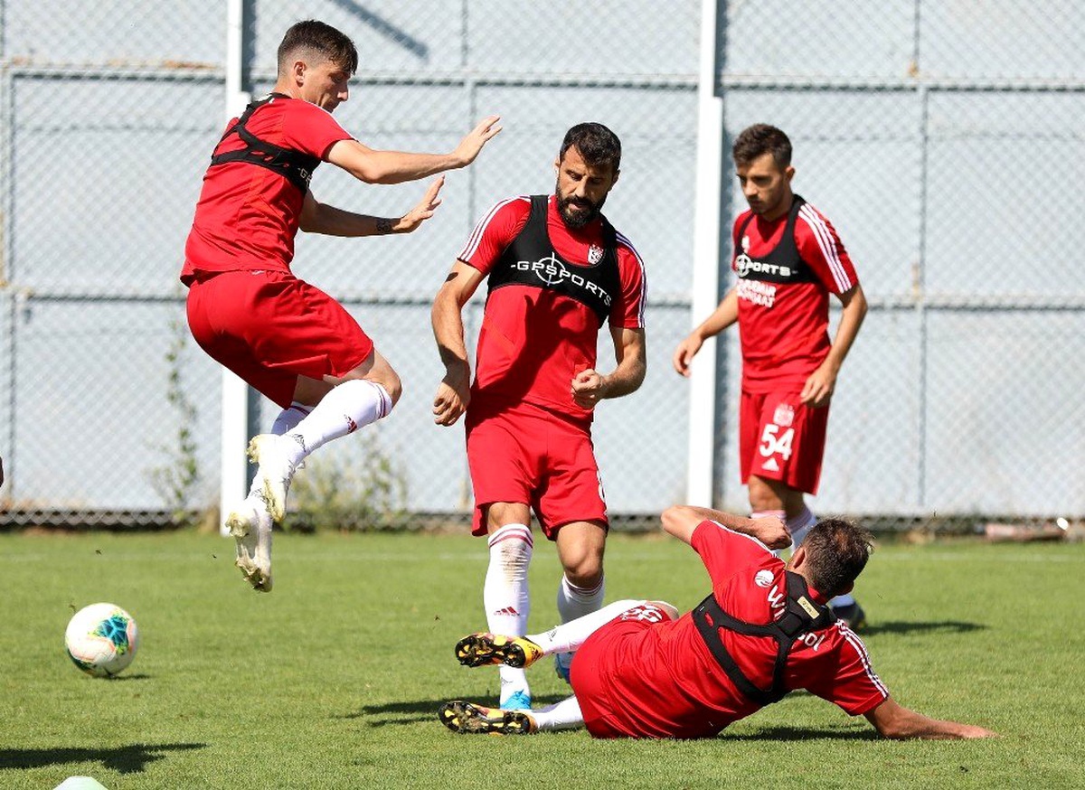 Sivasspor\'da Trabzonspor mesaisi devam ediyor