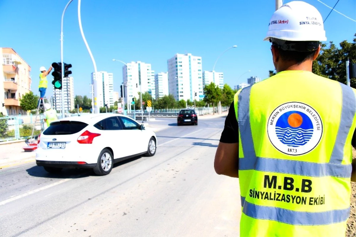Tarsus\'ta kazalara karşı ledli trafik sinyalizasyon sistemi