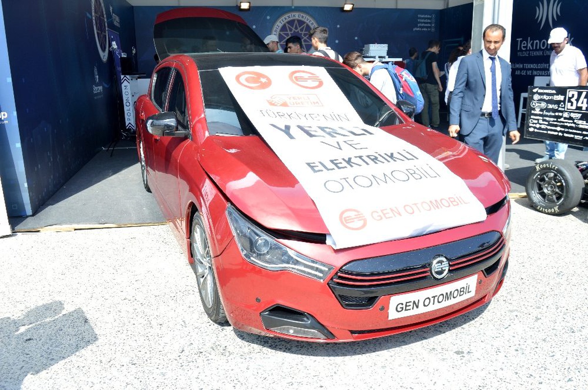 Yerli ve elektrikli otomobil TEKNOFEST\'te görücüye çıktı