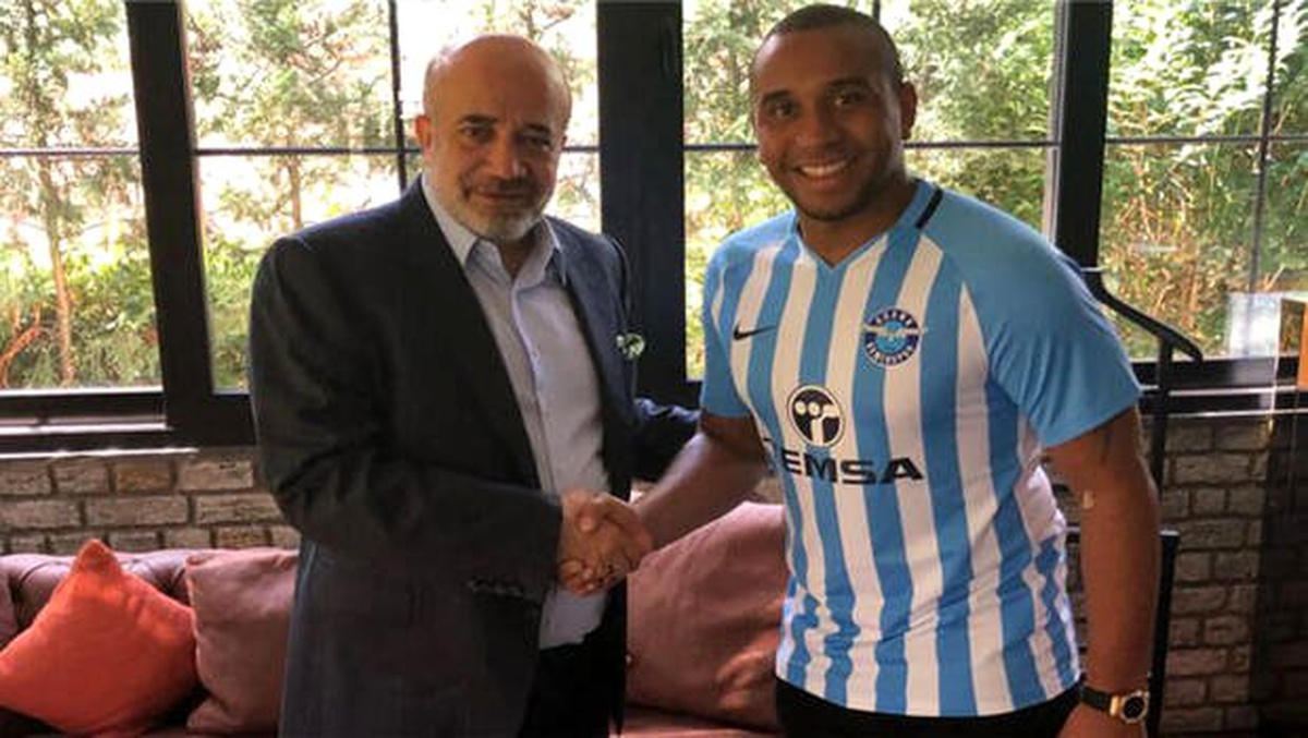 Adana Demirspor\'da Anderson futbolu bıraktı