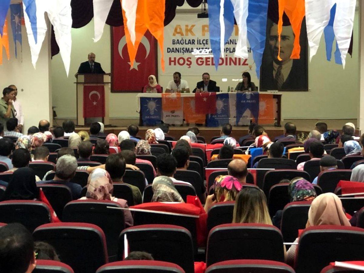 AK Parti Bağlar İlçe Danışma Meclisi toplantısı yapıldı
