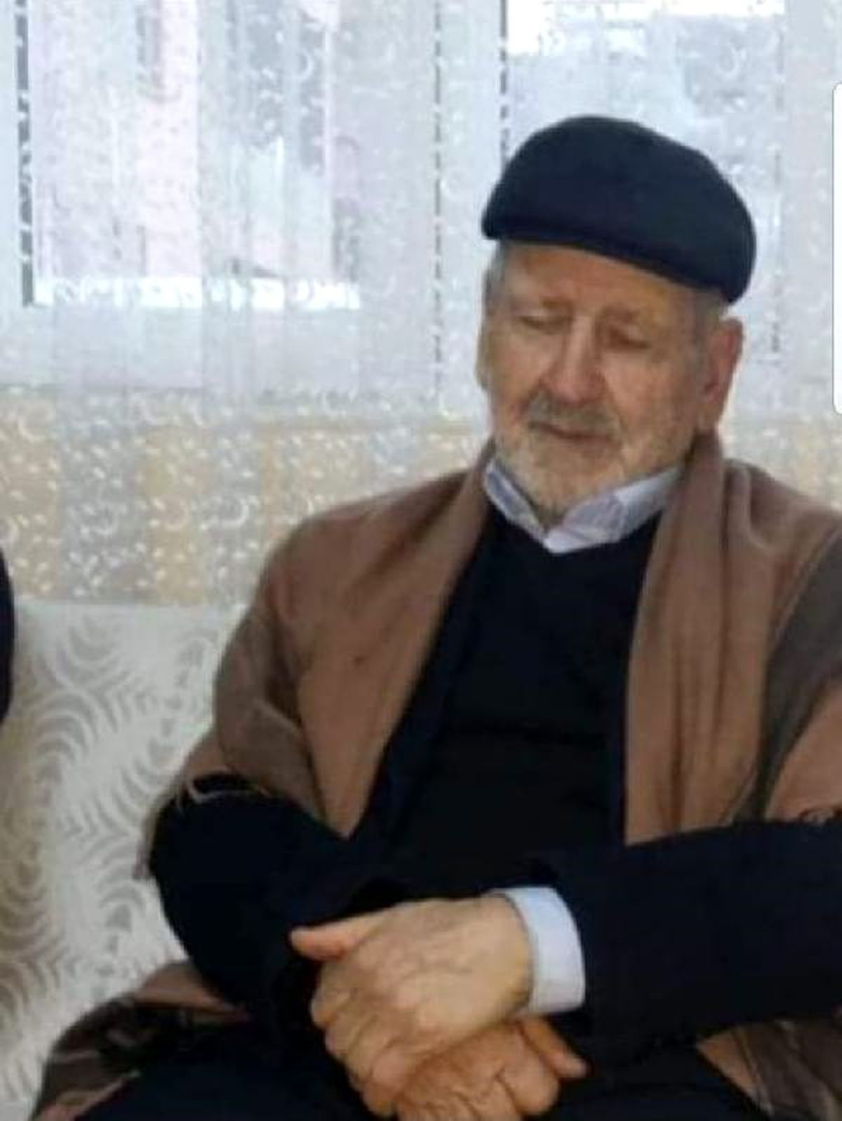 Akrabasını uyurken tabancayla vurup, öldürdü