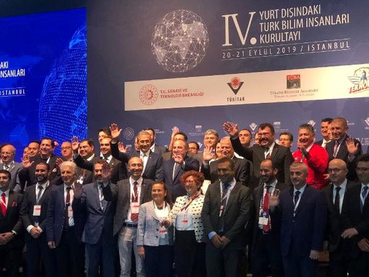 Bakan varank 4. yurt dışındaki türk bilim insanları kurultayına katıldı