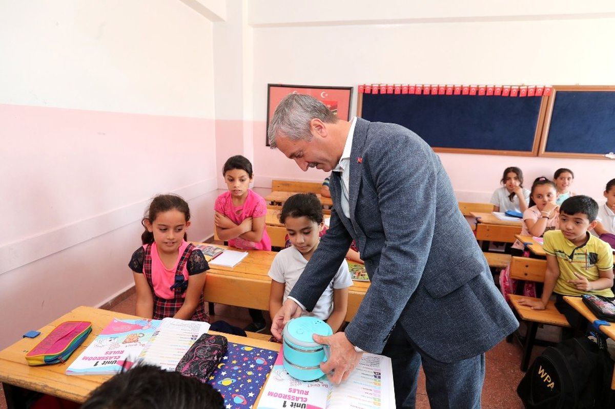 Başkan Tahmazoğlu öğrencilerle bir araya geldi