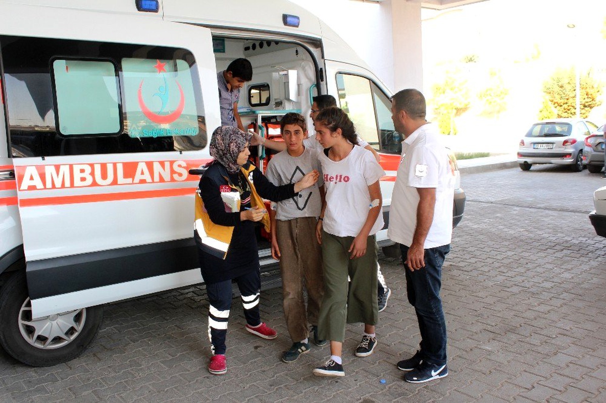 Civa zehirlenmesi şüphesiyle 5 öğrenci Elazığ\'da tedavi altına alındı