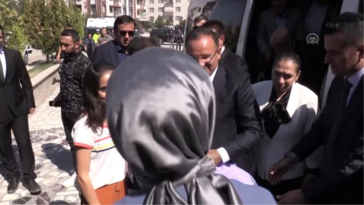 Cumhurbaşkanı Erdoğan\'ın girişimiyle husumetli aileler barıştı