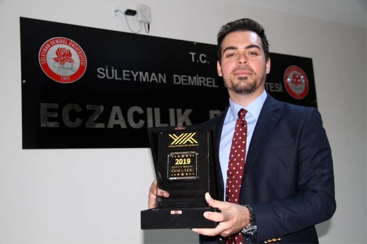 Doktora teziyle Cumhurbaşkanı Erdoğan\'dan \'YÖK Üstün Başarı Ödülü\' aldı