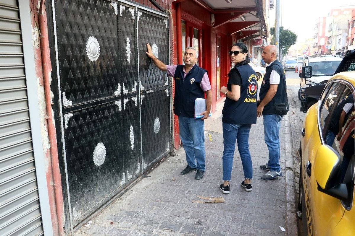 Dükkanları yağmalayanlara şafak operasyonu