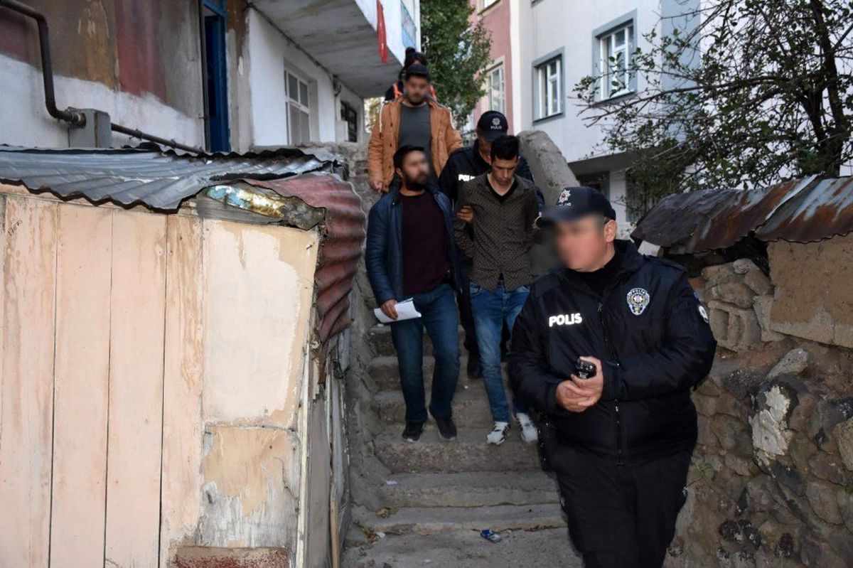 Erzurum\'da çeşitli suçlardan aranması olan 16 kişi yakalandı