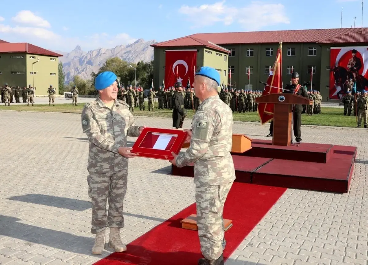 Hakkari\'de sancak devir teslim töreni