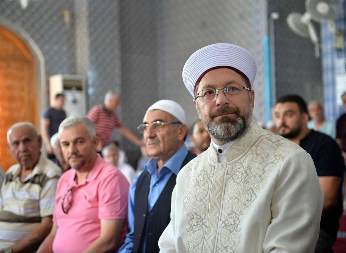 "Hayatımızın her alanında tevazuyu kuşanalım"