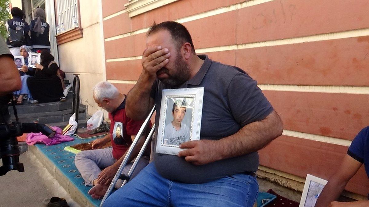 HDP önünde eylem yapan aile sayısı 44\'e yükseldi