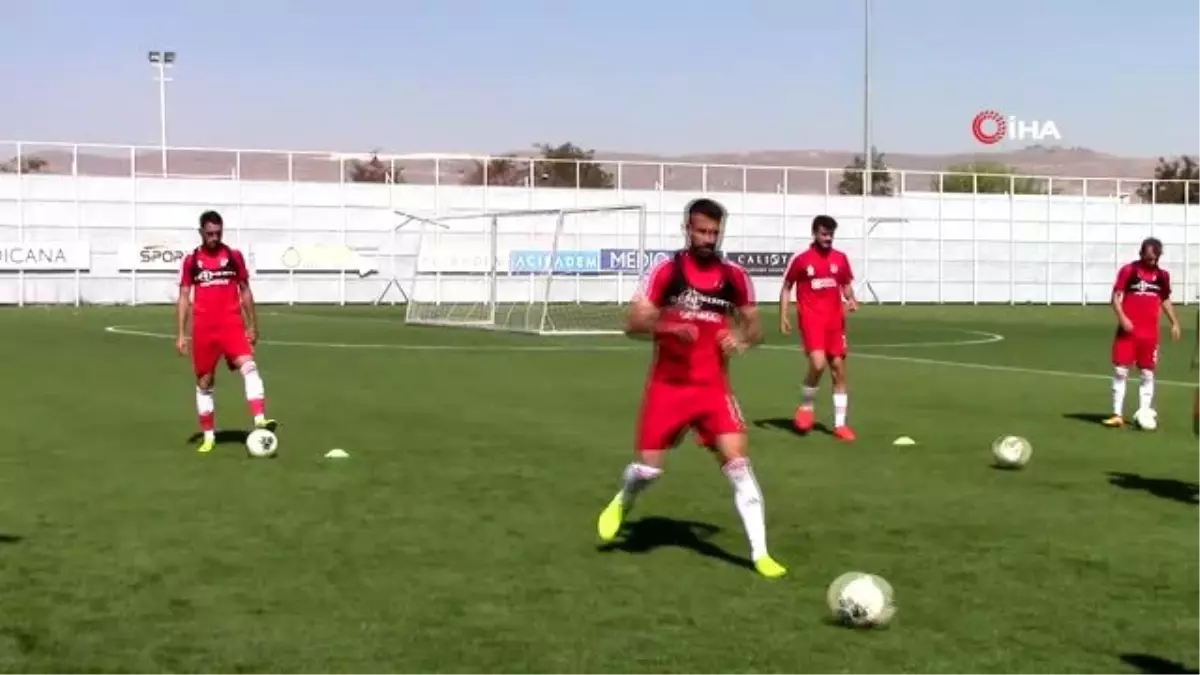 Isaac Cofie\'ye Brezilya usulü doğum günü kutlaması