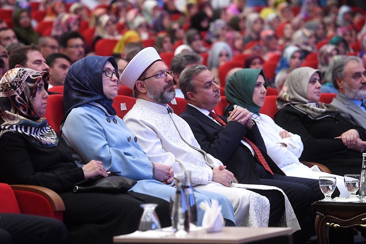 "İslam\'da hayatın, şehrin ve medeniyetin merkezinde cami vardır"
