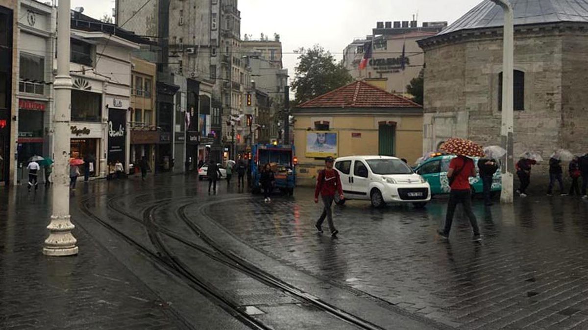 İstanbul\'da beklenen yağış başladı