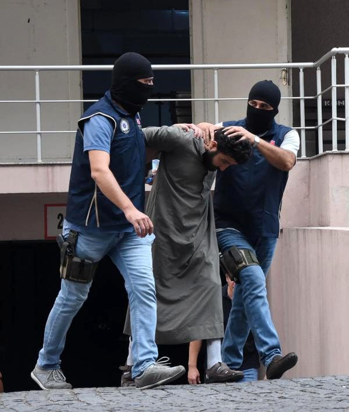 İzmir\'de yakalanan deaş infazcısı, göçmen grubuyla türkiye\'ye girmiş (2)