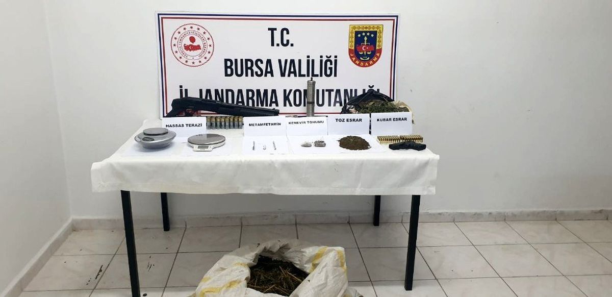 Jandarma ekiplerinden uyuşturucu baskını