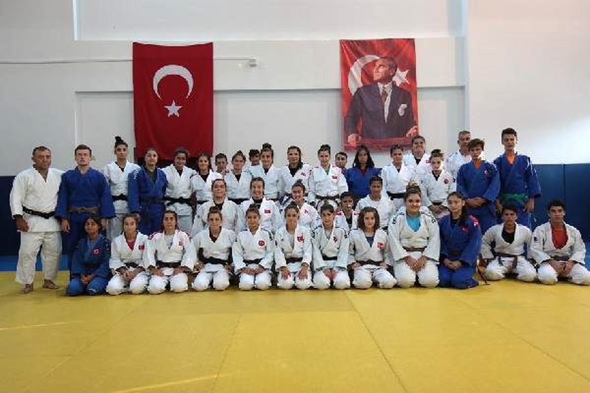 Judo kadınlar ümit milli takımı dünya şampiyonası\'na hazırlanıyor