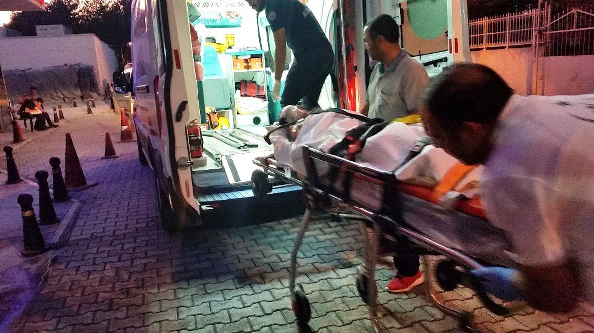 Konya\'da tarla yolunda ATV devrildi: 2 yaralı