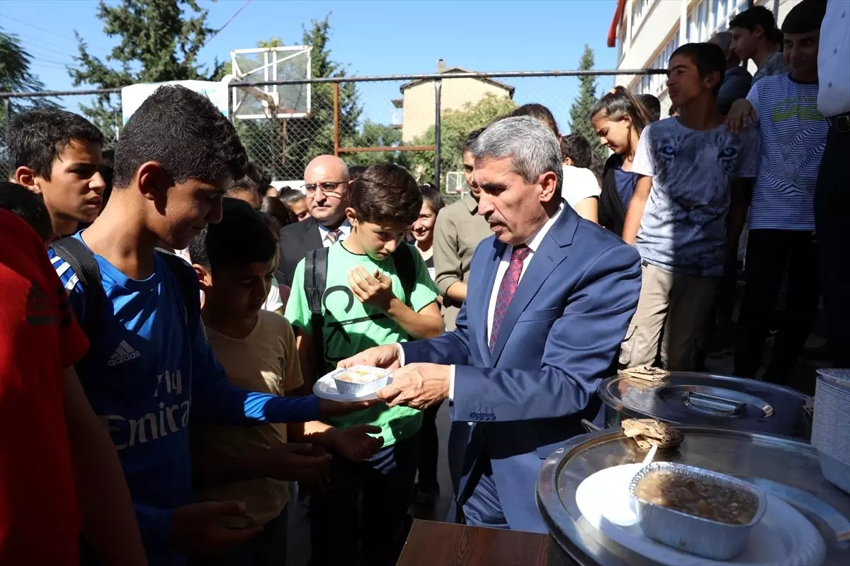 Mardin Milli Eğitim Müdürlüğünden öğrencilere aşure ikramı