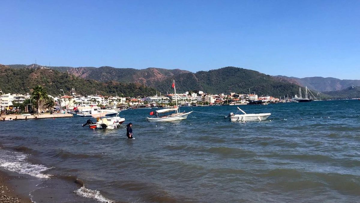 Marmaris\'te plajlar yabancı turistlere kaldı