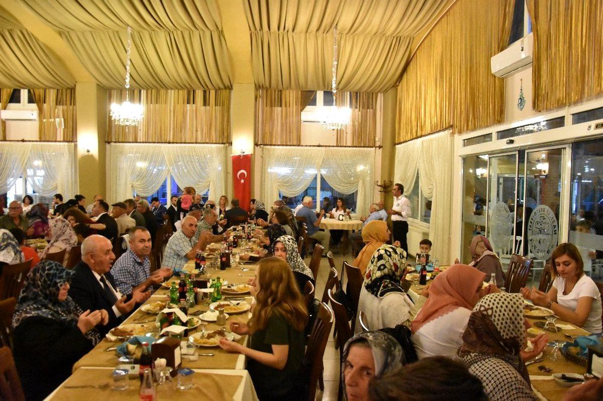 Nazilli\'de gaziler onuruna yemek verildi