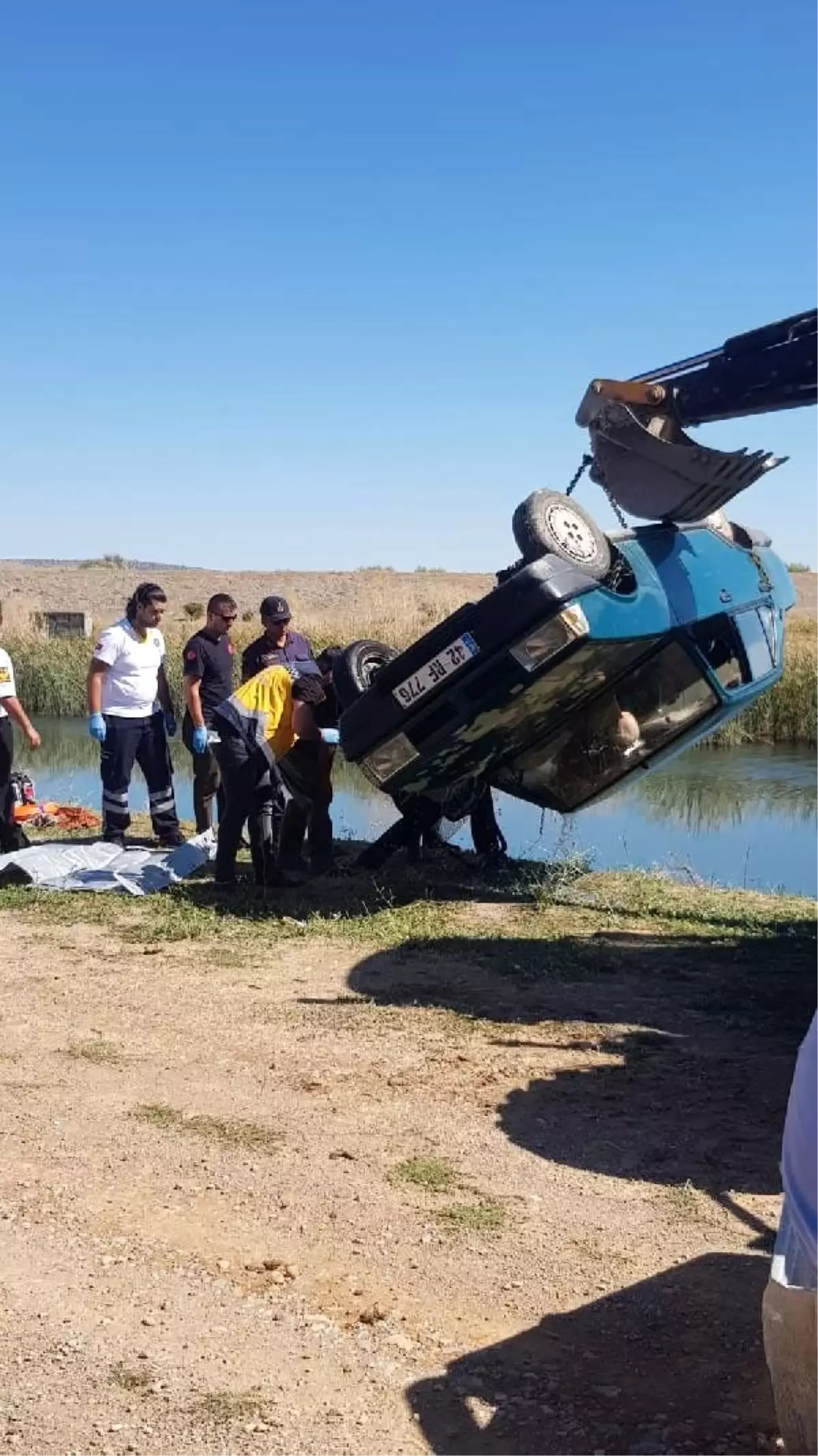 Otomobil sulama kanalına uçtu: 1 ölü, 1 yaralı