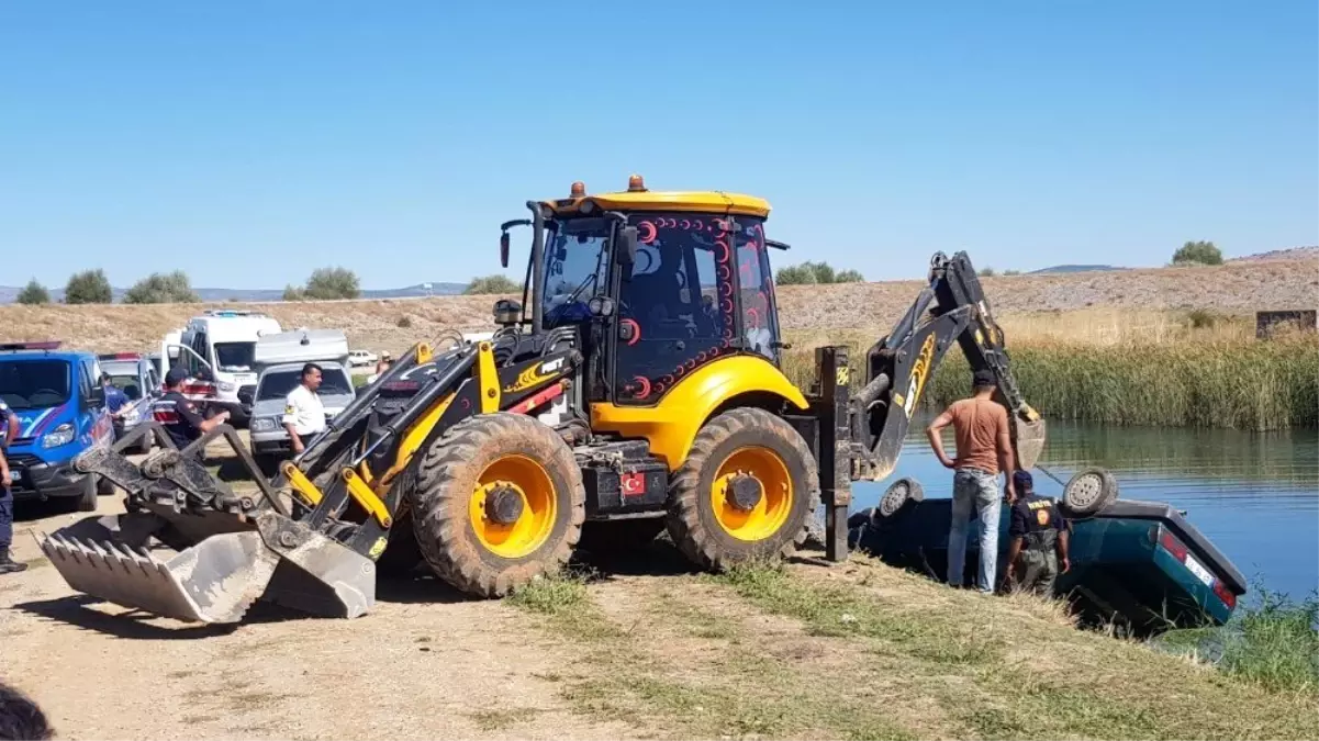 Otomobil sulama kanalına uçtu: 1 ölü