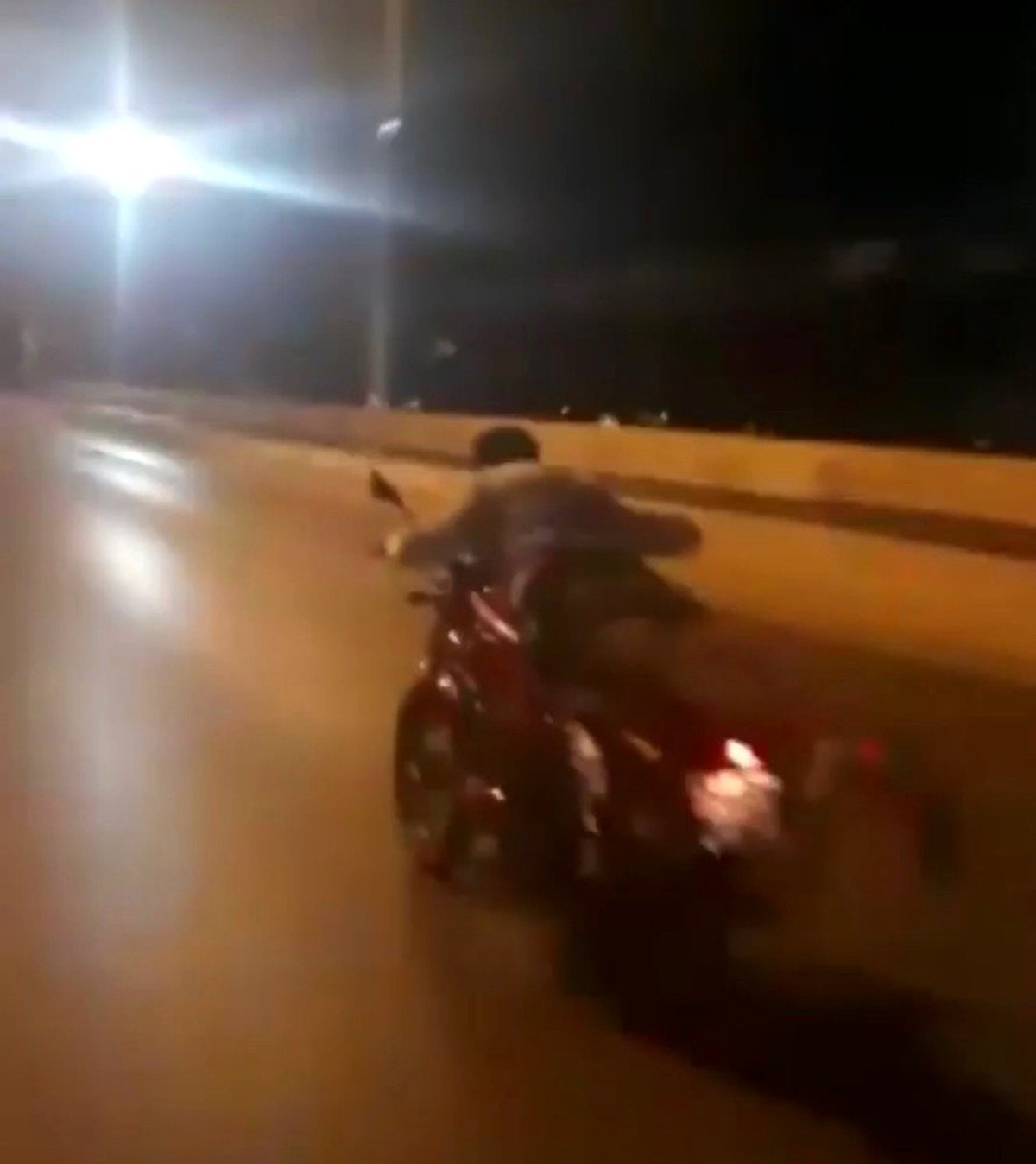(Özel) İstanbul\'da motosikletli magandaların "yok artık" dedirttiği anlar kamerada
