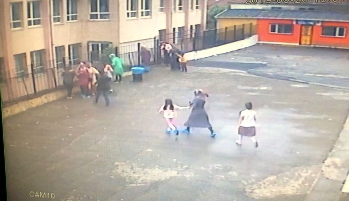(Özel) Ortaokulda dehşet anları kamerada