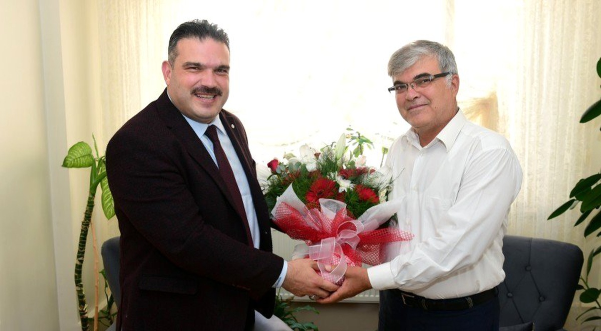 Rektör Çomaklı, Gazi Polis Nazif Özer\'i ziyaret etti