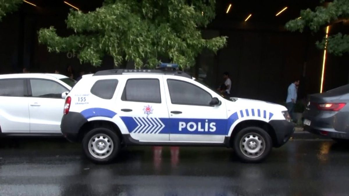Şişli\'de AVM ofisinde bıçaklı dehşet: 3 yaralı