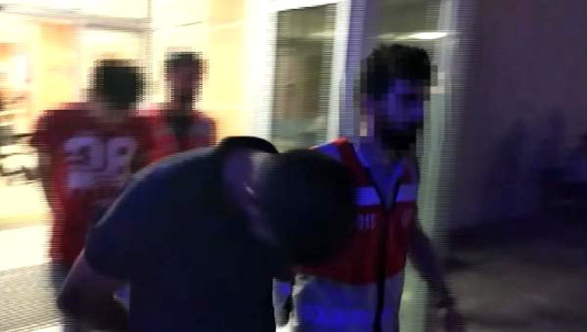 Sultanbeyli\'de gelinin evi önünde havaya ateş açan 2 kişi yakalandı