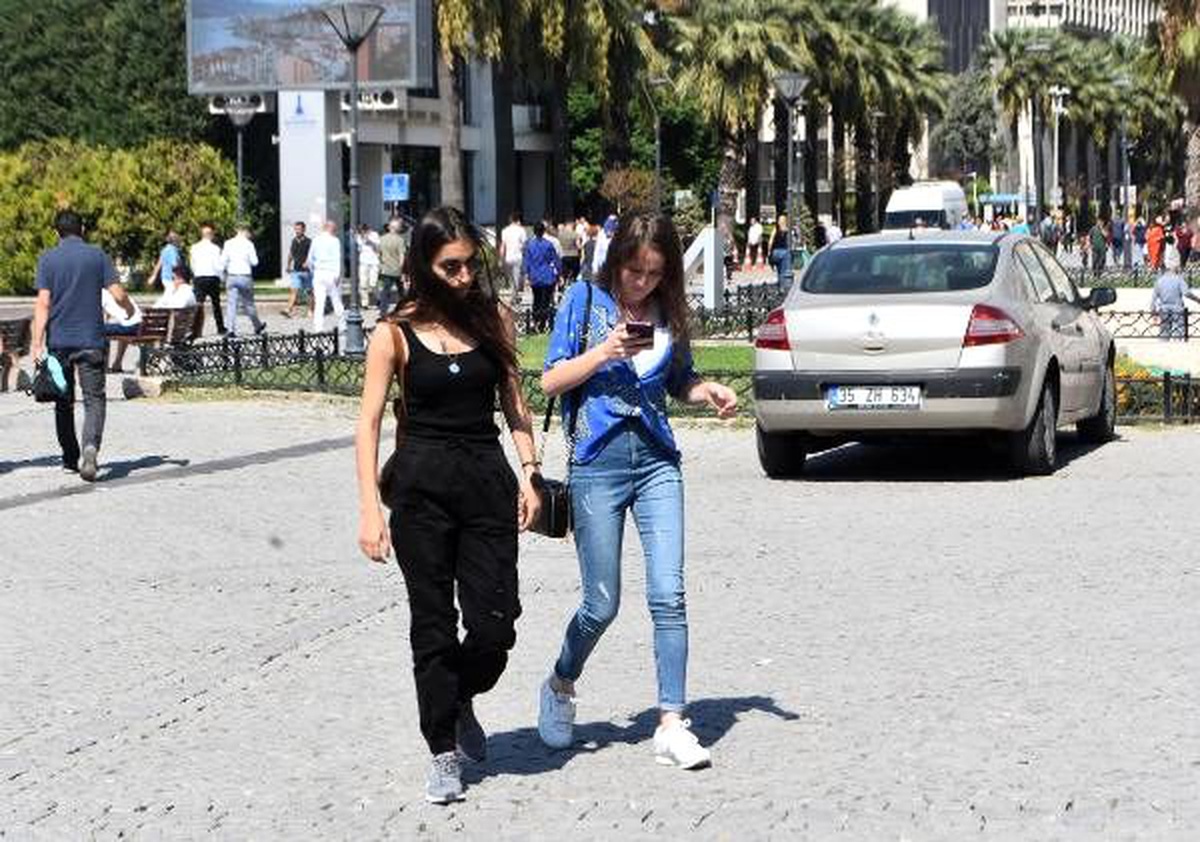 Teknoloji bağımlılığı yayaların can güvenliğini tehlikeye atıyor