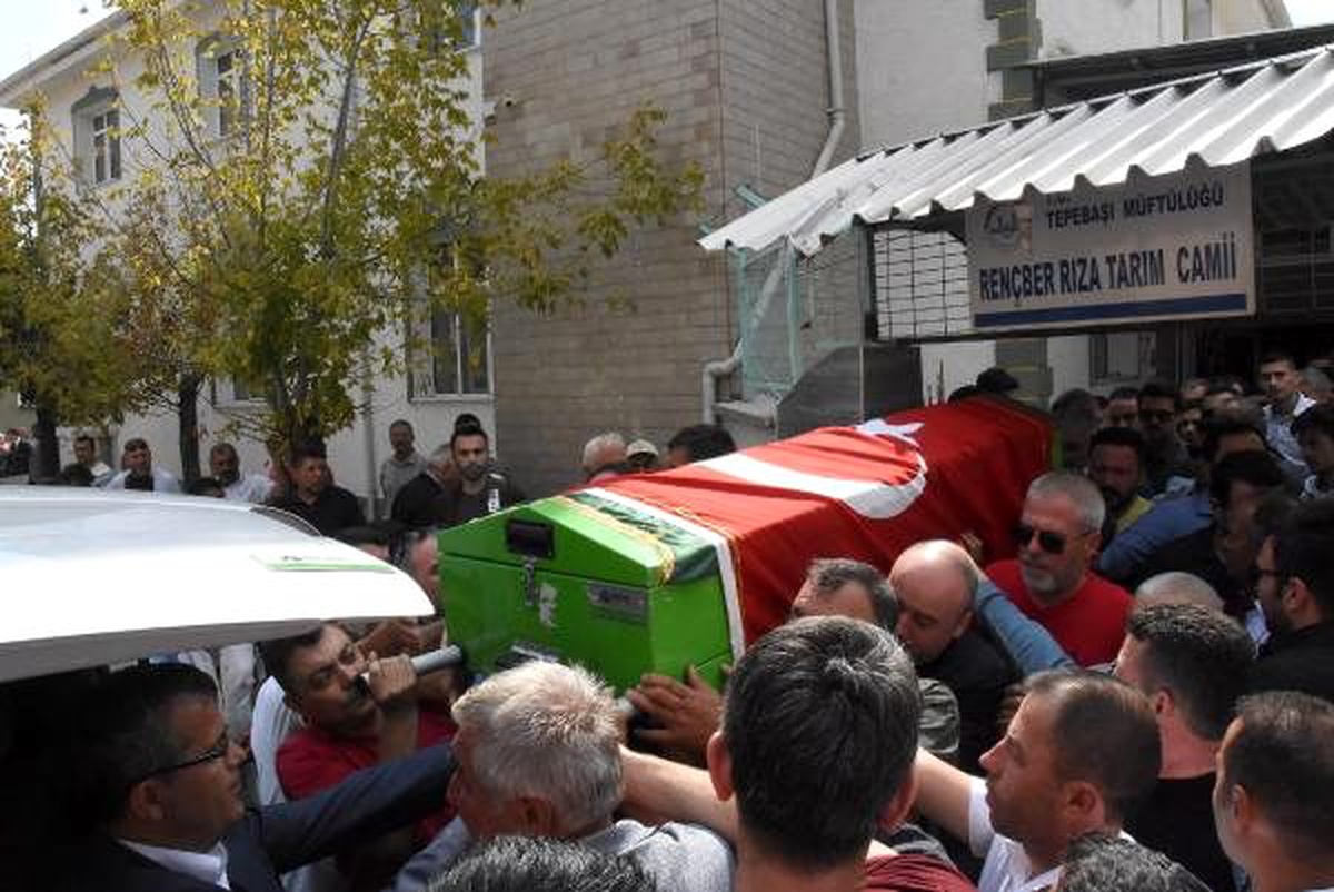 Tren kazasında ölen makinistlere hüzünlü tören (2)