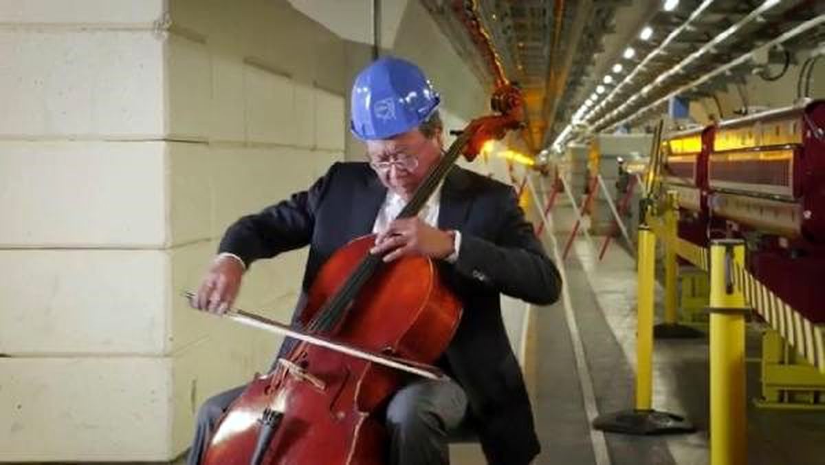 Ünlü viyolonist, cern\'de 100 metre derinde bach çaldı