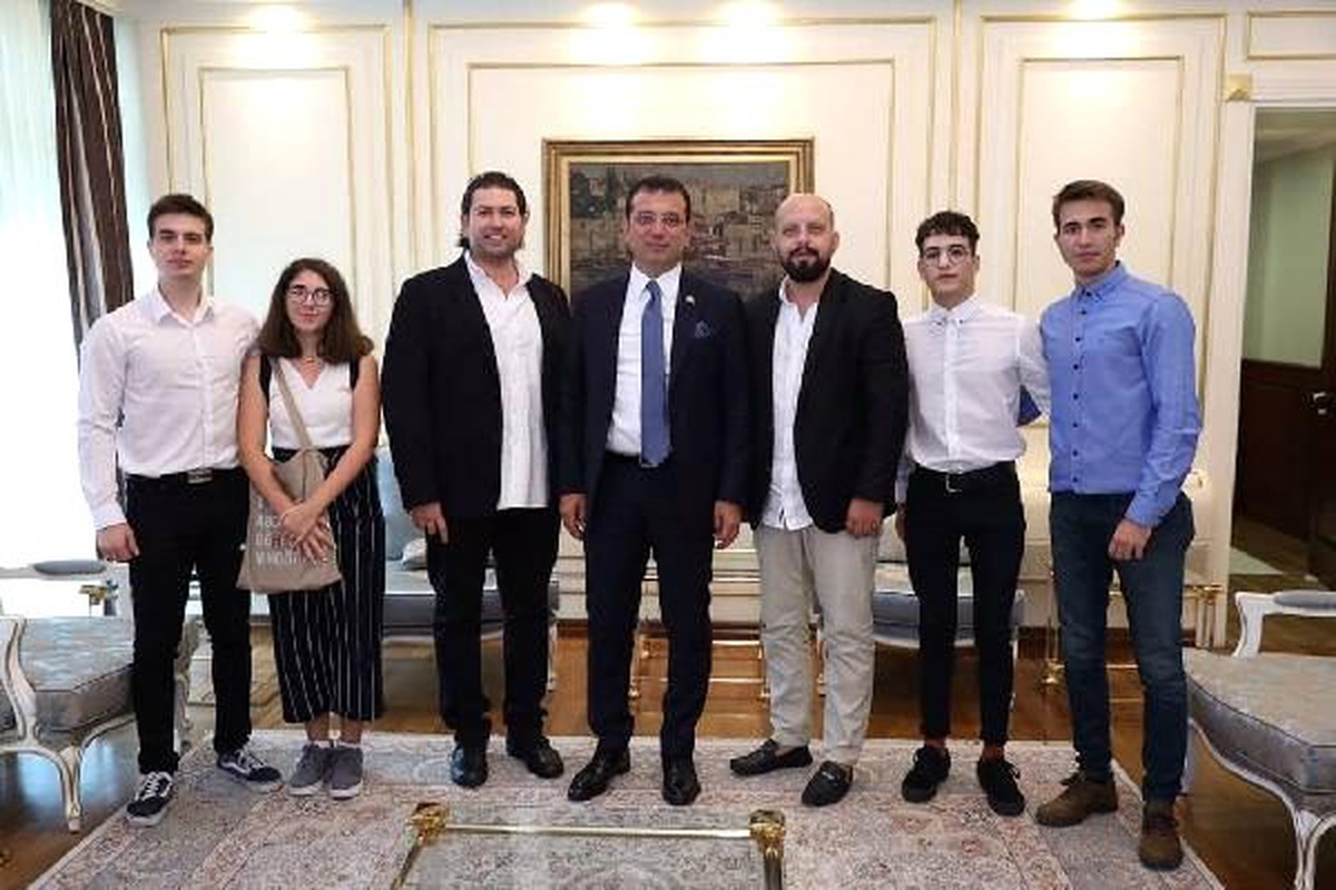Yakında istanbul\'un yollarını boyayacaklar: genç mucitlerin projesine ibb\'den ilk adım