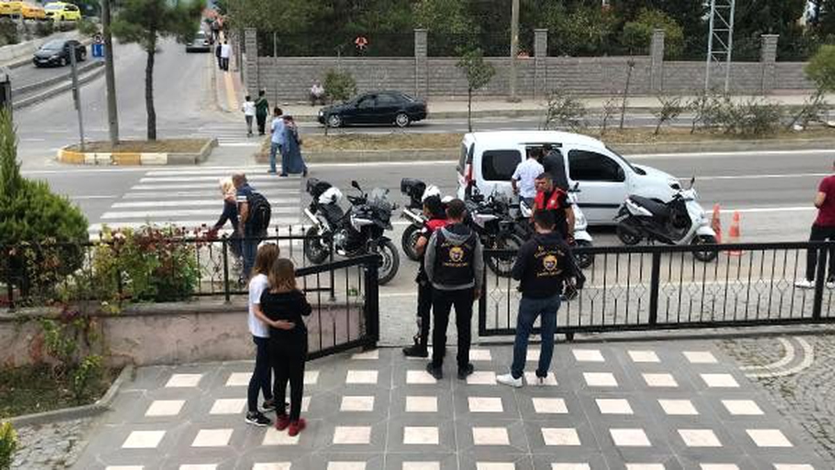 Yaşlı adam, liseli kızı taciz ettiği iddiasıyla gözaltına alındı