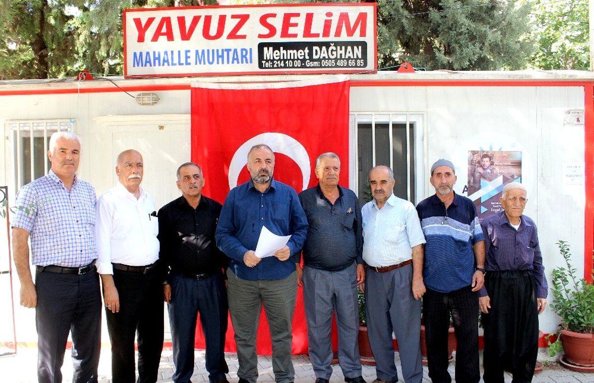 Adıyamanlı muhtarlardan HDP önündeki annelere destek