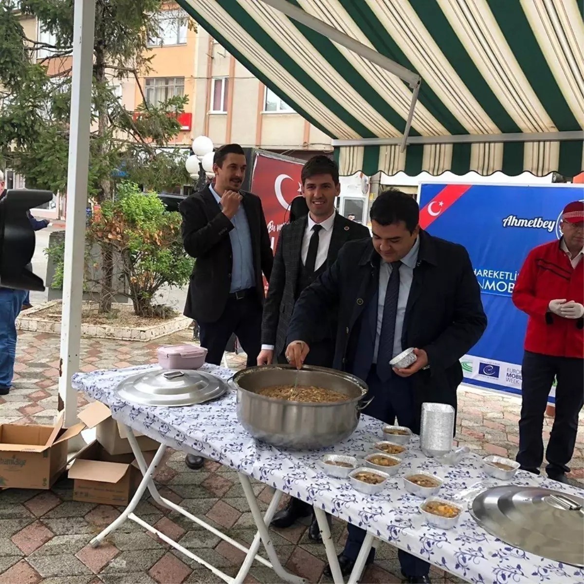 AK Parti\'den aşure ikramı