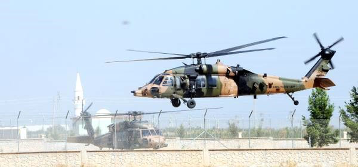 Akçakale\'de zırhlı araç ve helikopter hareketliliği (2)