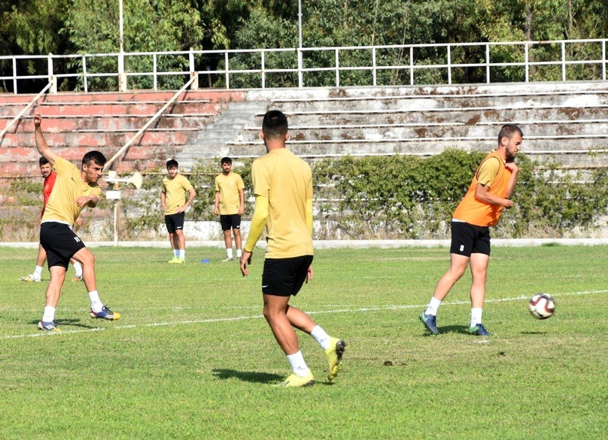 Aliağaspor FK, Bolvadin Belediyespor\'a konuk oluyor
