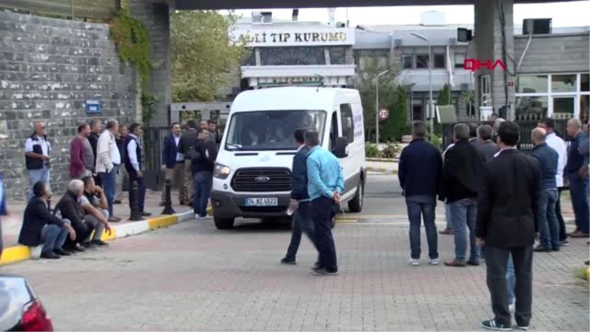 Arnavutköy\'de öldürülen 4 kişinin cenazeleri adli tıp\'tan alındı