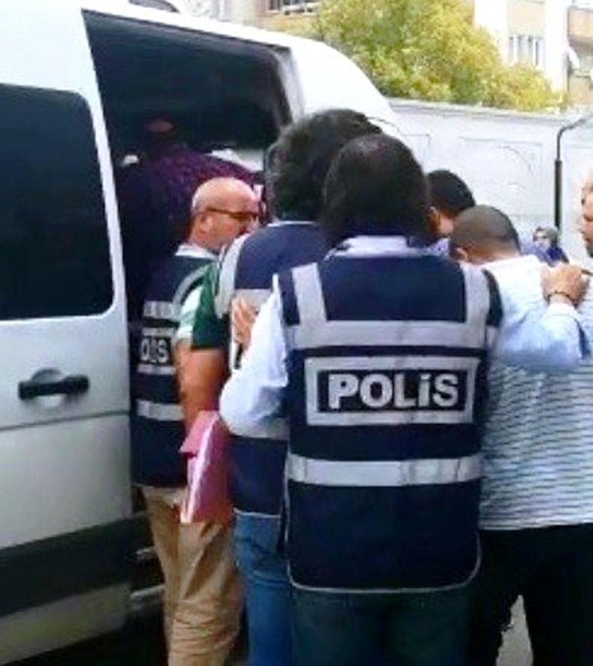 Aydın\'da aranan şahıslara yönelik operasyonda 37 kişi yakalandı