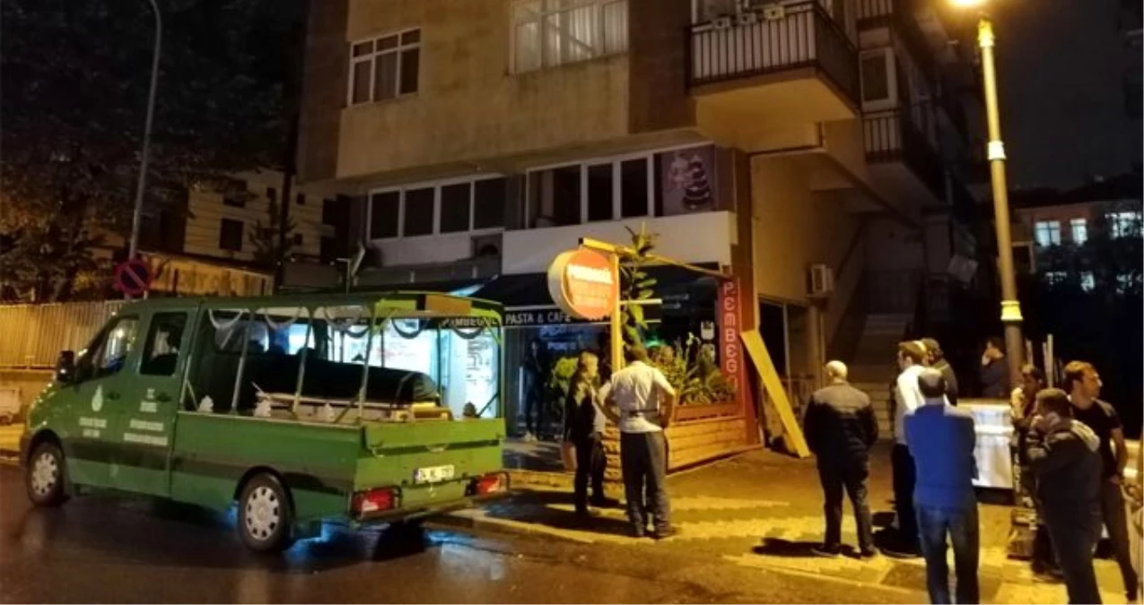 Babasını defalarca bıçaklayarak öldüren çocuk, polise teslim oldu